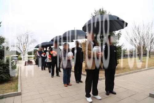 公益节地生态集体安葬仪式在天寿陵园举行