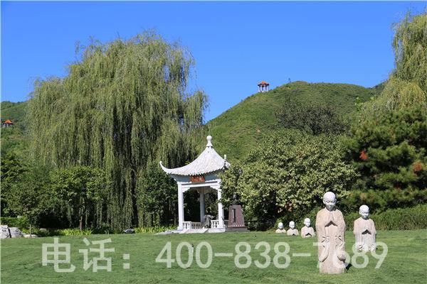 侯耀文墓地